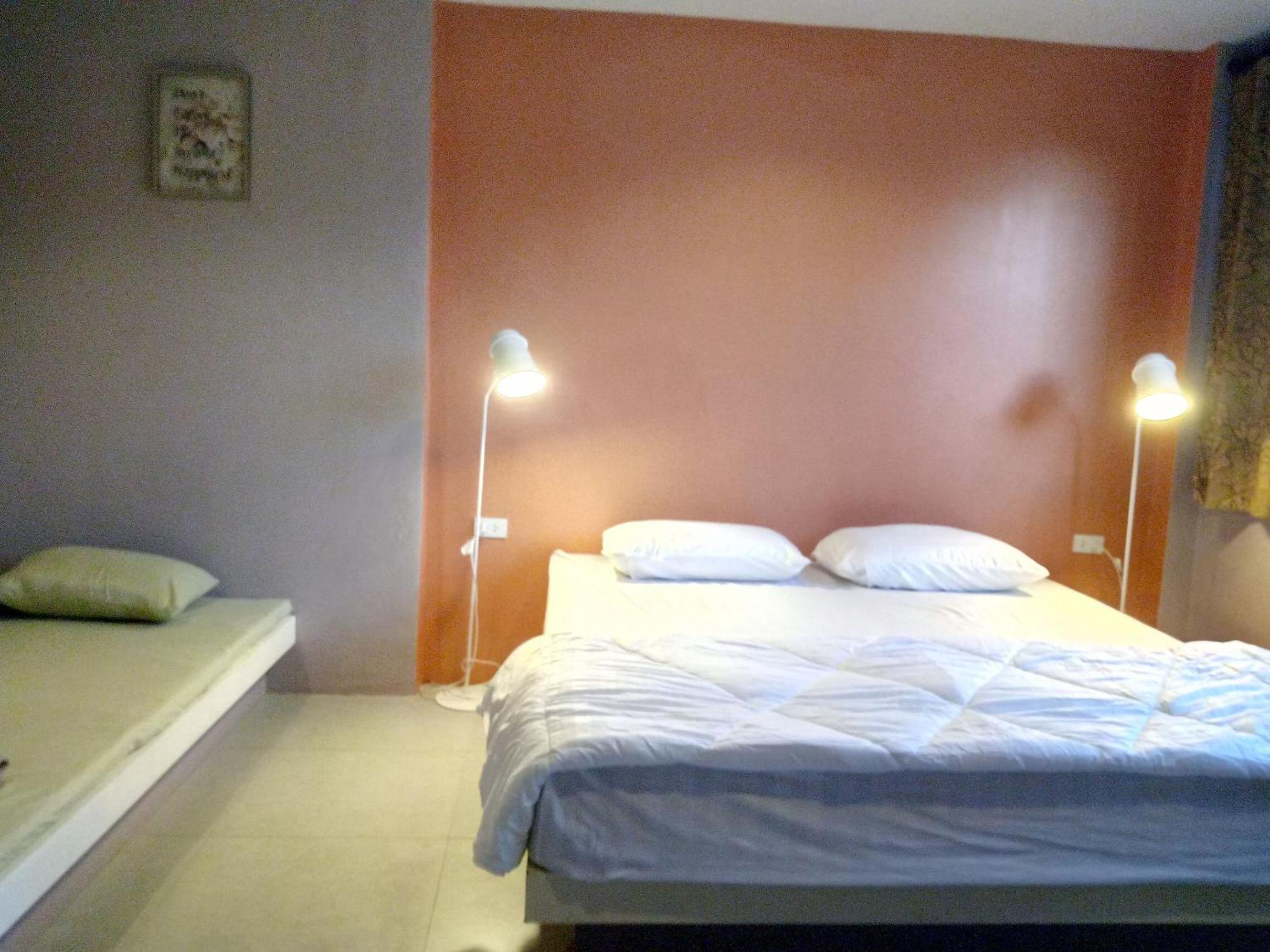 In Phuket House Hotel Kültér fotó