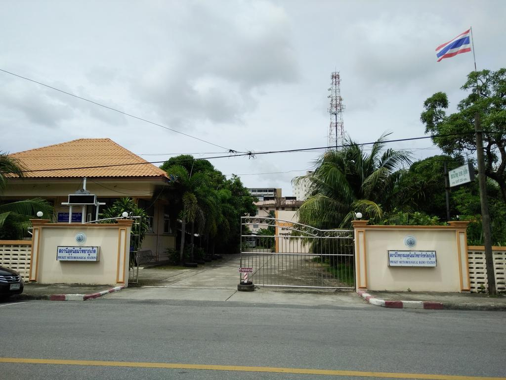 In Phuket House Hotel Kültér fotó